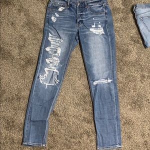 Tomgirl american eagle destroyed jeans size 6